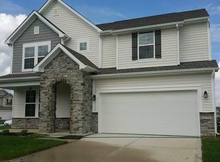 2136 Creek Bank Dr, Columbus, IN 47201
