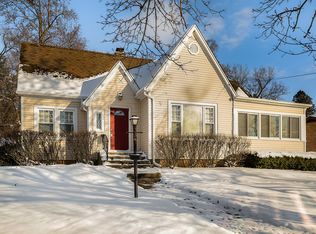 209 S Van Buren St, Dundee, IL 60118