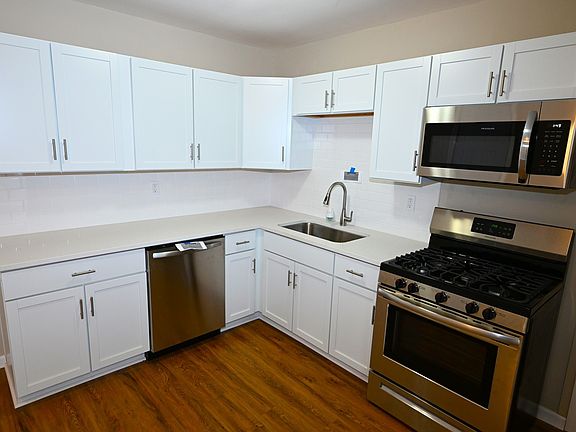 3rd image of 3316 Hanover Dr