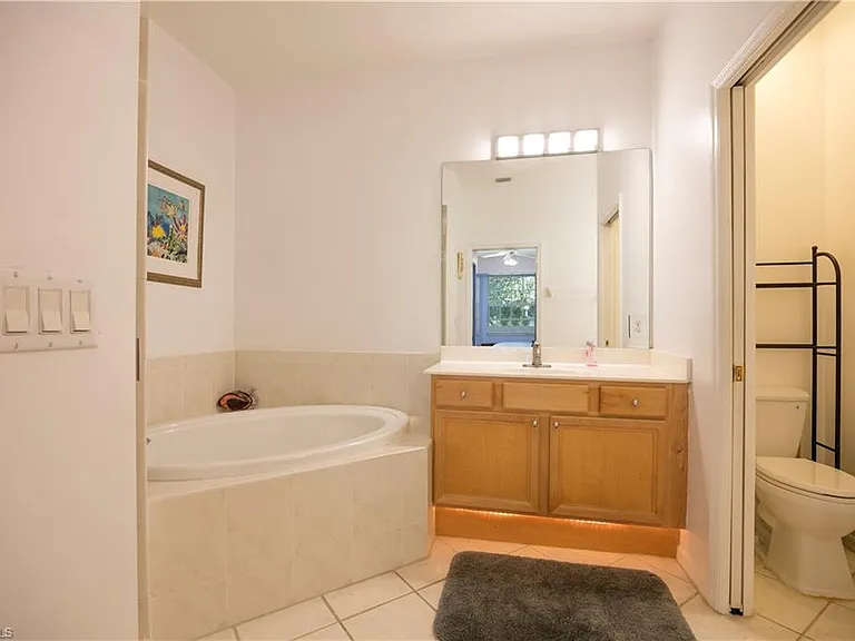 3964 Bishopwood Ct E #1-202 — Photo 12