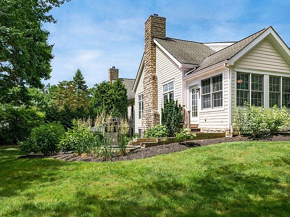 2nd image of 816 Poppy Hills Dr