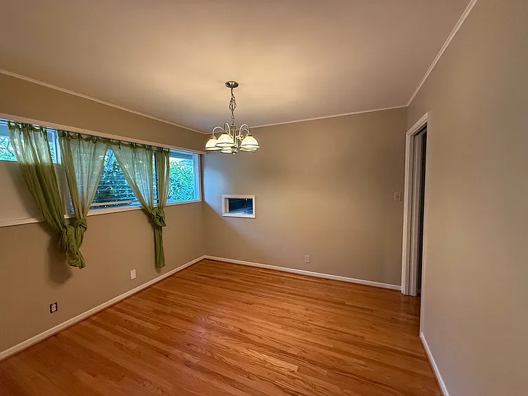 150 Acacia Ave — Photo 3