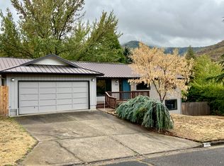 550 Fernwood Dr, Ashland, OR