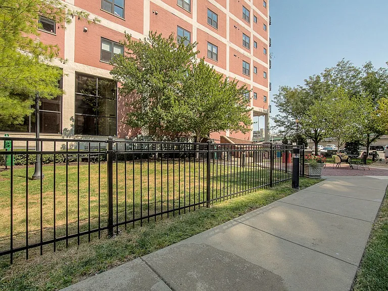 2107 Grand Ave #408 — Photo 35