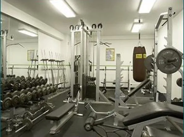 222 West 14th Street image 1 of 7