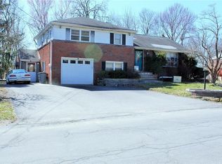 12 Park Hill Dr, New Windsor, NY 12553