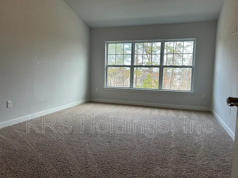 4724 Kilby Dr — Photo 10