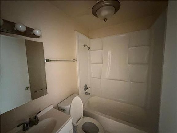 5th image of 3320 Kabel Dr APT C