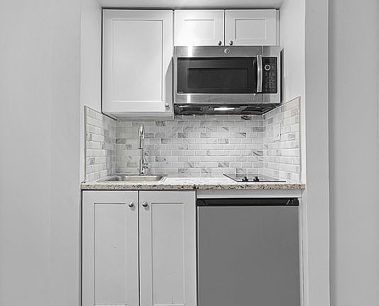 3rd image of 25 Tudor City Pl APT 722