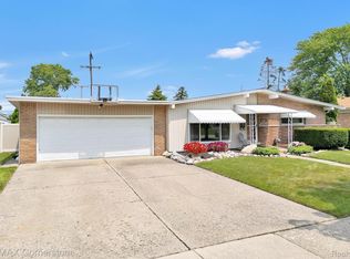 32928 Avondale St, Westland, MI 48186