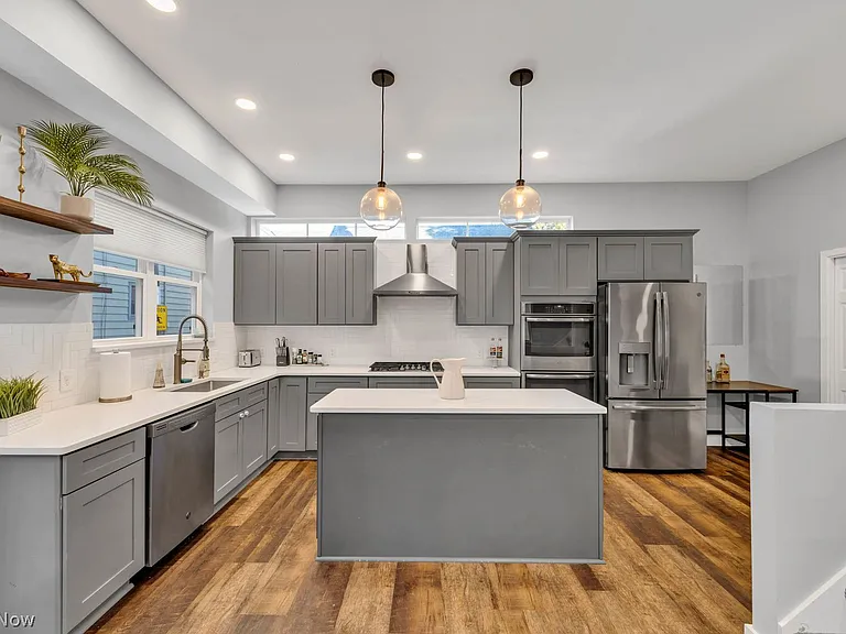 2702 Bridge Ave — Photo 10