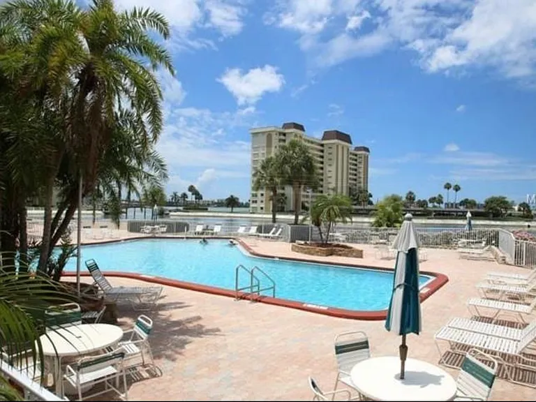 4775 Cove Cir #201 — Photo 2