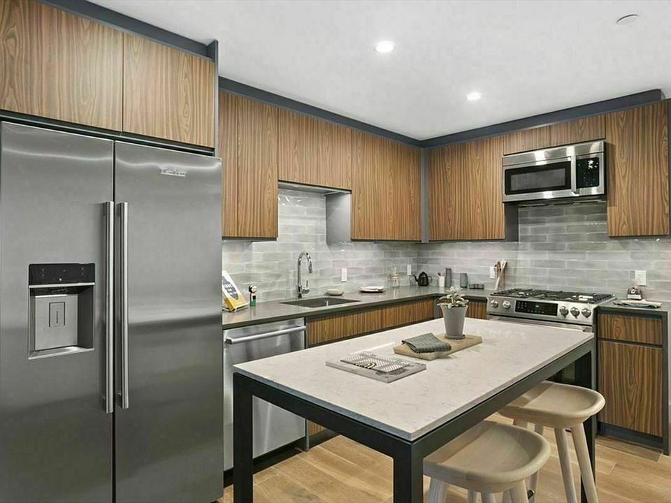 1st image of 325 Lafayette Ave APT 6J