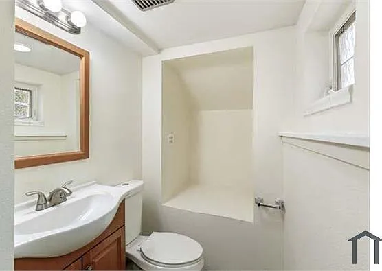1195 Birch St — Photo 10