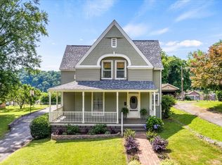 714 Sewanee St, Harriman, TN 37748