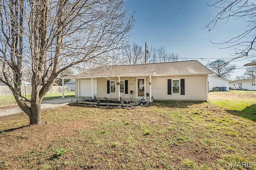 304 Indiana Ave photo 1