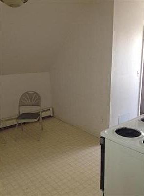 2nd image of 60 Lexington St #3