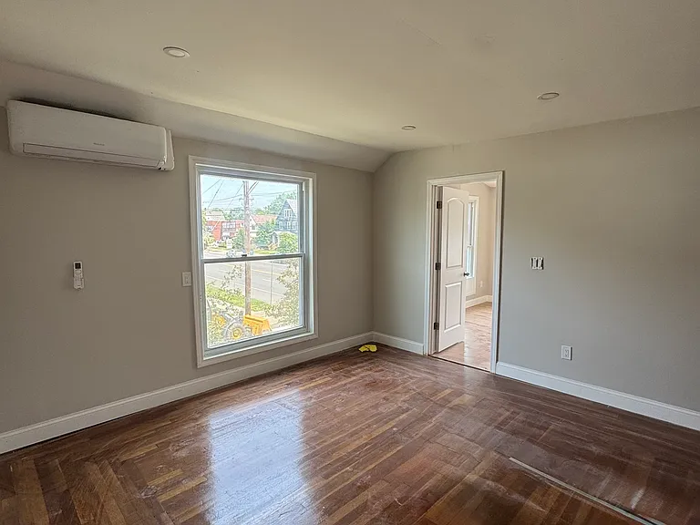 1012 Dixwell Ave #2 — Photo 2