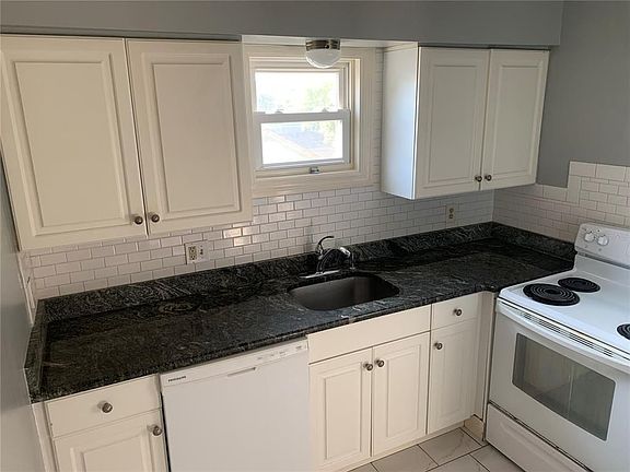 3rd image of 1667 28th Ave N APT 3