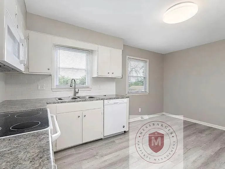 150 Fairlane St #A — Photo 3