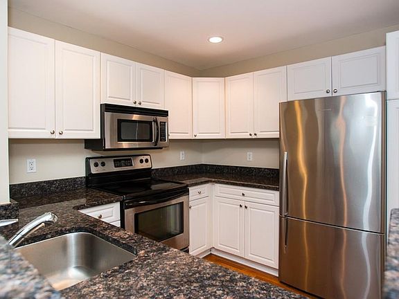 3rd image of 10 Seaport Dr APT 2404