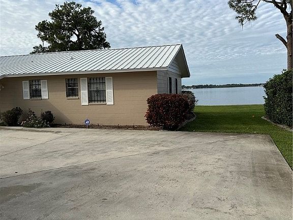 3rd image of 1112 Lake Sebring Dr