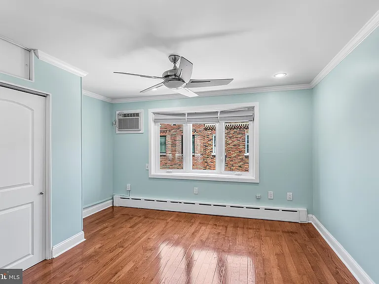 1725 S Iseminger St — Photo 18