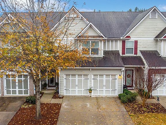 3rd image of 102 Wiley Parc Cir
