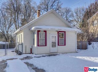 5805 Pine St, Omaha, NE 68106