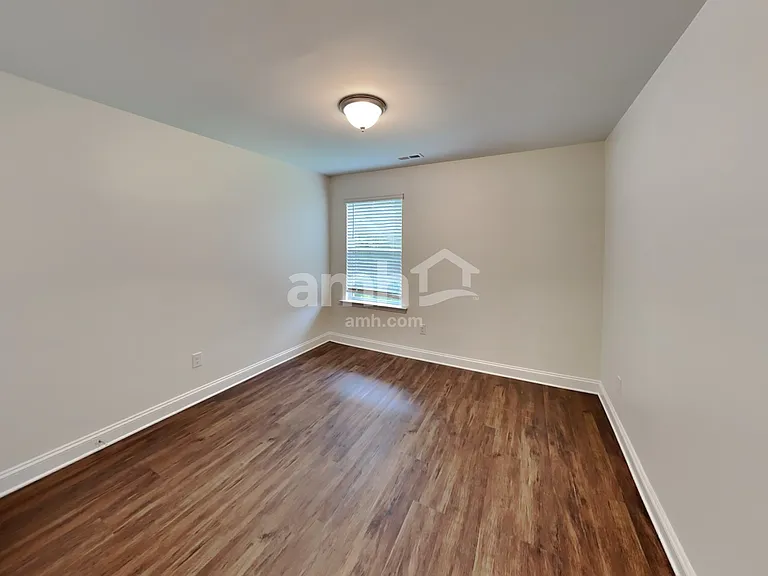 1010 Noah Ct — Photo 25