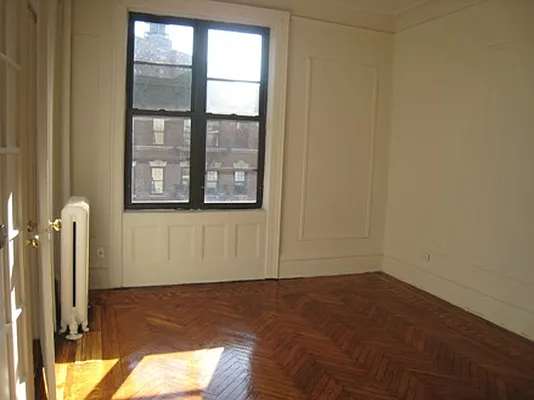 Rented by Metropolitan Equities | media 10