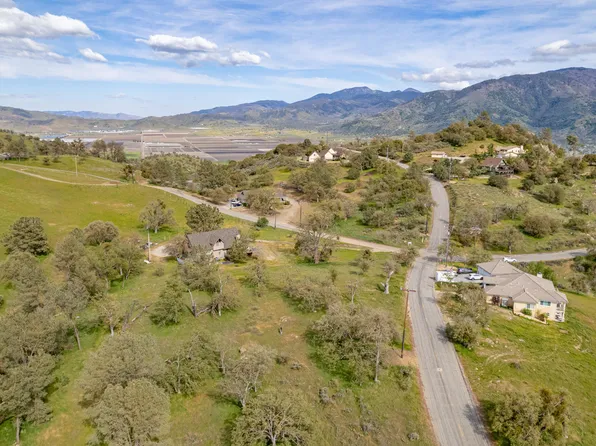 Peregrine Pl, Tehachapi, CA 93561