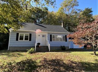 18 Jeffrey Ln, Branford, CT 06405