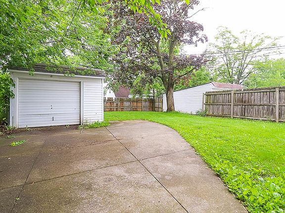 3rd image of 21402 Kenyon Dr