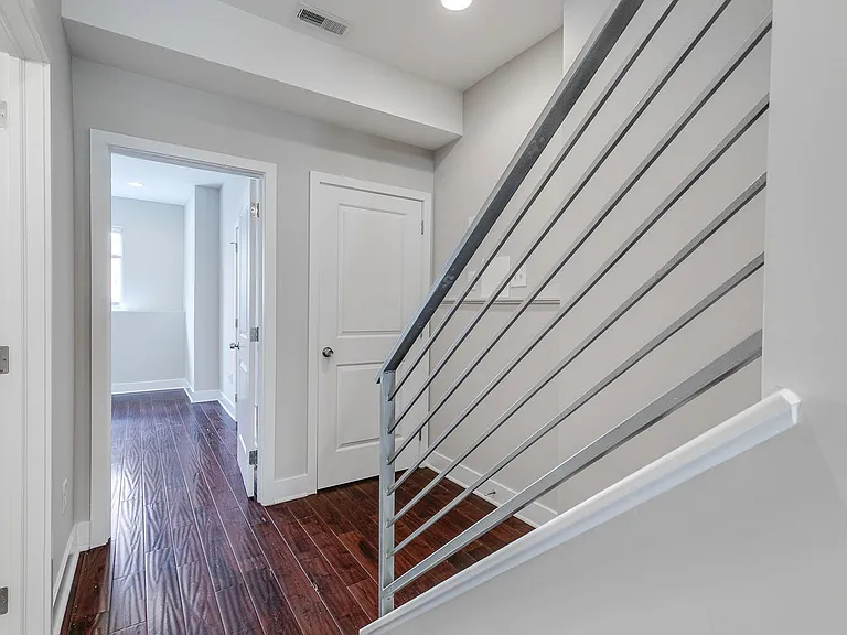 604 W Thompson St #A — Photo 16