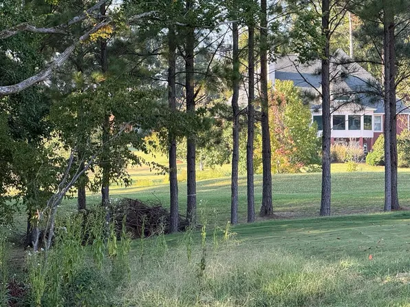 304 Hunters Creek Blvd, Greenwood, SC 29649