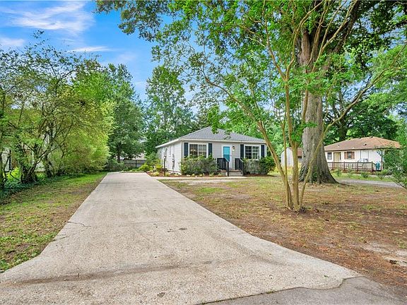 3rd image of 113 Glovers Ct