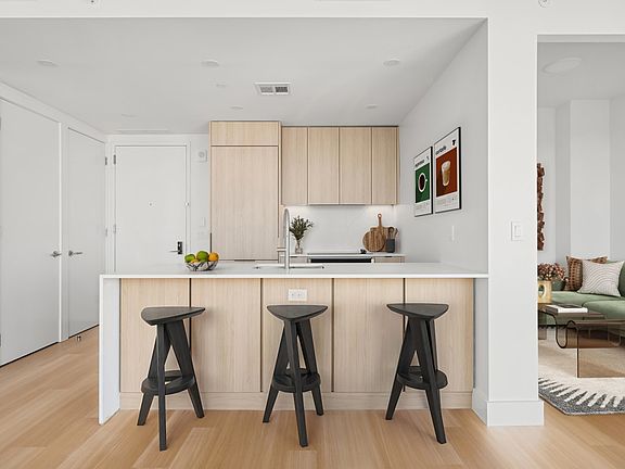 4th image of 880 Atlantic Ave #17I