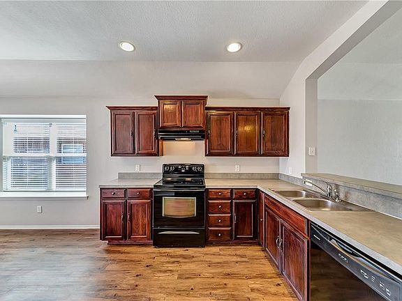 5th image of 5516 Creek Hill Ln