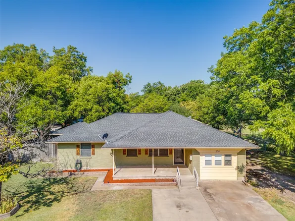 205 Windom St, Farmersville, TX 75442