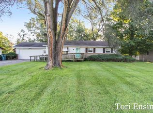 8946 Victor Ave, Jenison, MI 49428