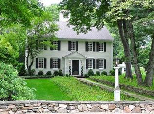 29 Hundreds Cir, Wellesley, MA 02481