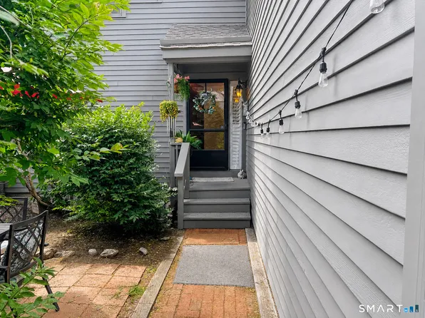 48 Ledgewood Drive #48, Brookfield, CT 06804