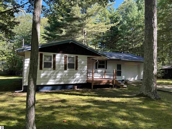 2479 Valley Rd, East Tawas, MI 48730