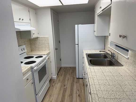 4th image of 420 Chestnut St