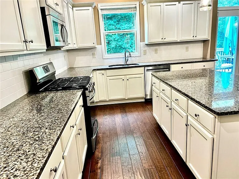 3366 Kenyon Creek Dr — Photo 12