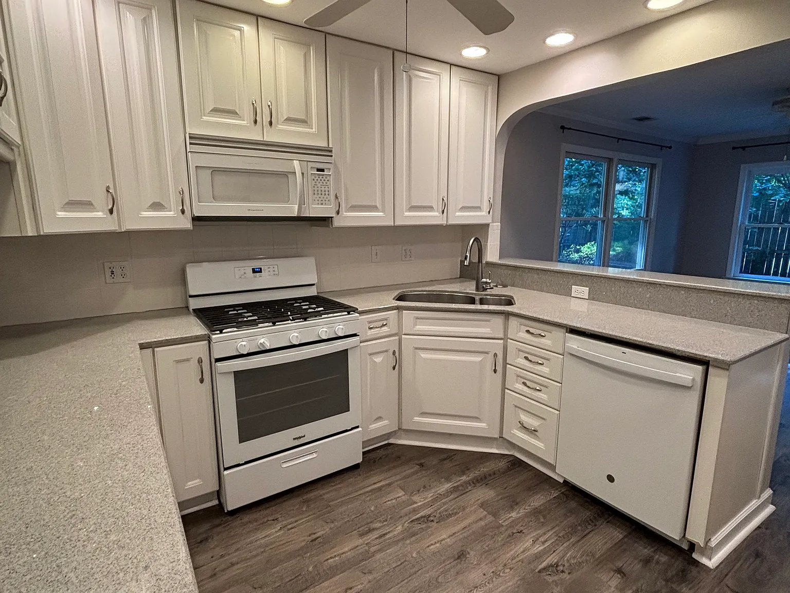 2 bed, 1794 sqft, $3,300 — Photo 3