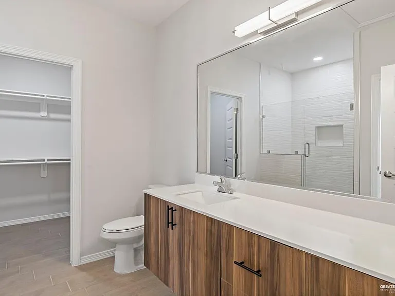 2901 W Driftwood St #1 — Photo 10