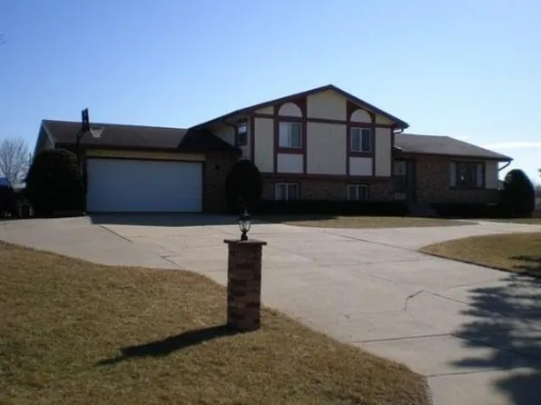 1006 Kristi Ln, Tomah, WI 54660