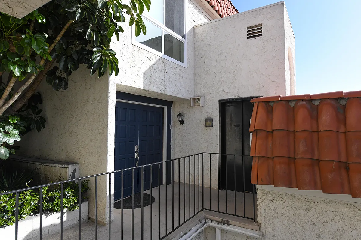 Building Photo - 515 Monterey Ln